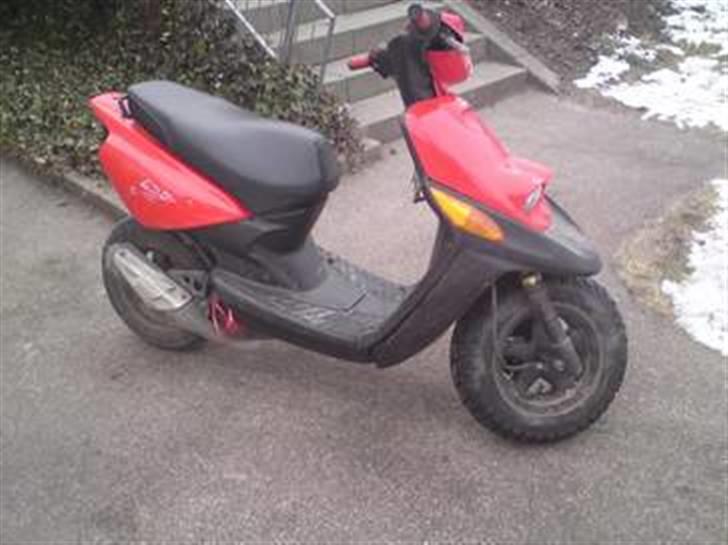 Yamaha Yamaha bws spy - MEGET BESKIDT ! - KOMMER SNART BILLEDER, HVOR DEN ER REN ! ;D billede 5