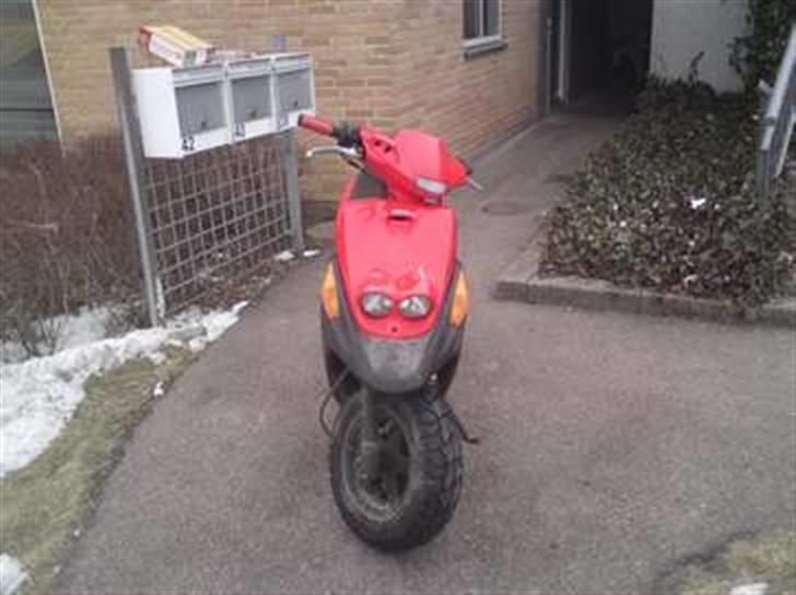 Yamaha Yamaha bws spy - MEGET BESKIDT ! - KOMMER SNART BILLEDER, HVOR DEN ER REN ! ;D billede 6