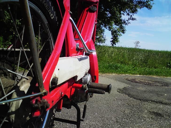 Puch Maxi K E50 - Original - man kan igen lige skimte den hvide ring om stelnummeret billede 12