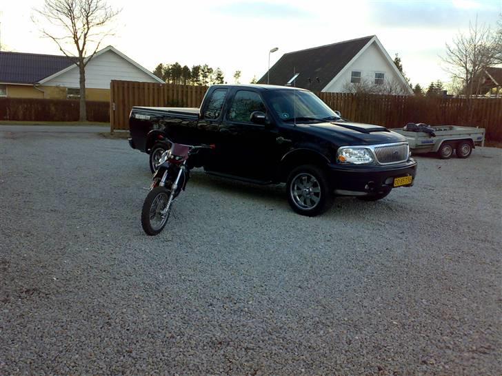 Derbi senda  LC TD  Reptop.  - ved siden af fars ford:P billede 1