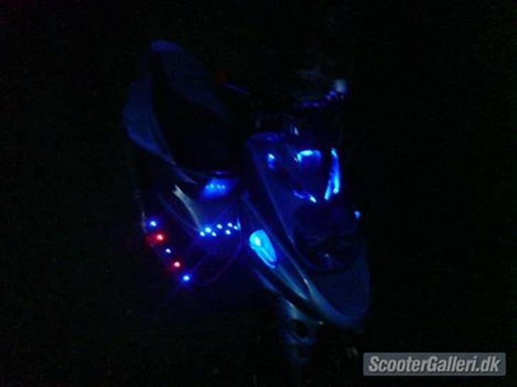 Yamaha bws spy Tilsalg - da den gamle ejer havde den i god stand, før tyveri, nu er der kun dioder i bundskjoldet. billede 5