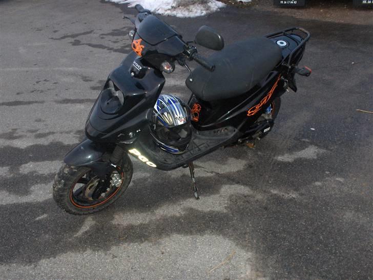 PGO Hot50 SOLGT - Nu, skråt fra venstre. billede 17