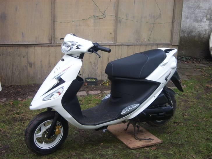 PGO White Magic billede 1