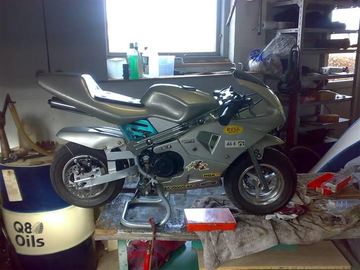 MiniBike Pocketbike*SOLGT*49Cc - Pocketbiken med kåben på. har lige lavet den færdigt der :) billede 5