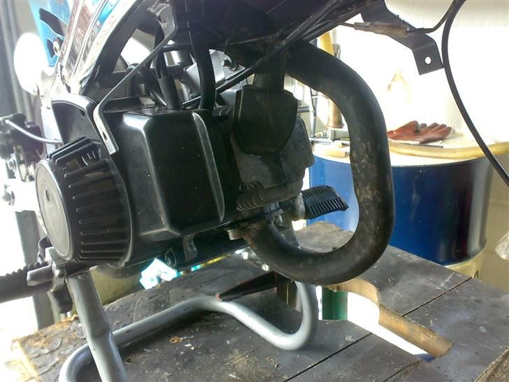 MiniBike Pocketbike*SOLGT*49Cc - 49,5 ccm tja, den er lidt beskidt. men det kan vaskes og renses, hvilket jeg lige mangler. billede 7