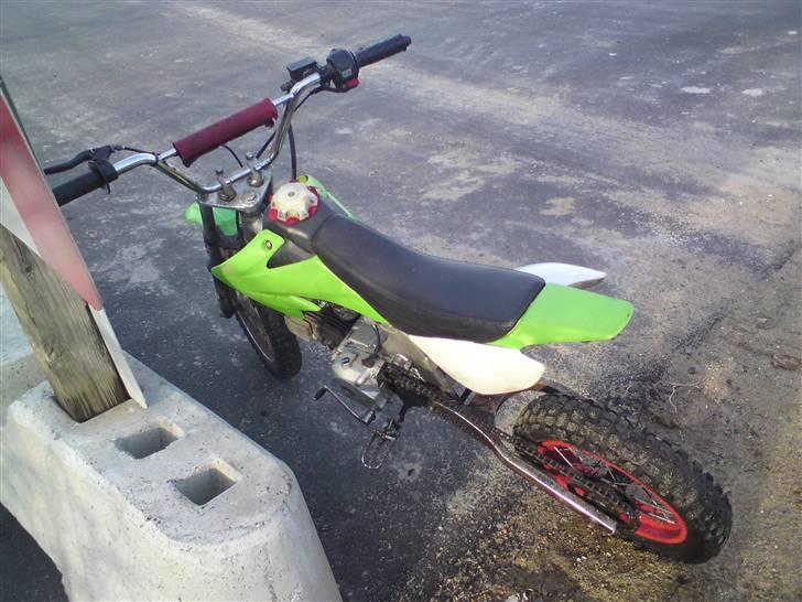 MiniBike dirtbike SOLGT/BYTTET - nede ved fugle sangssøen billede 2