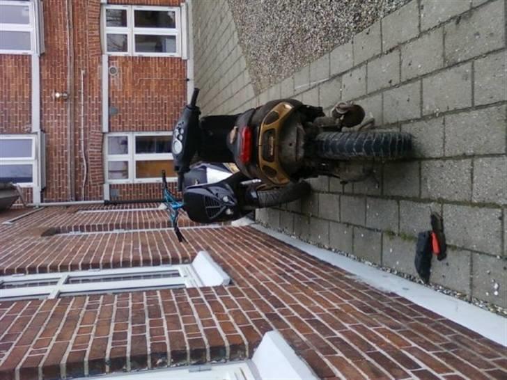 Piaggio NRG MC3 Skrottet billede 4