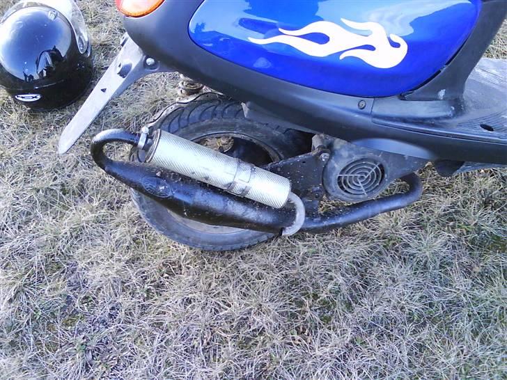 Yamaha Jog space ( TIL SALG ) billede 4