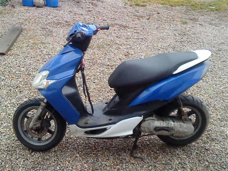 Yamaha jog r solgt i byt for bil billede 1