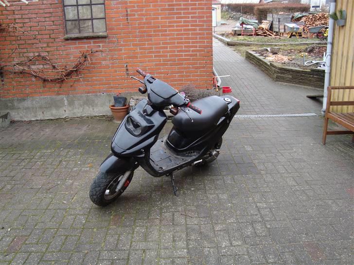 PGO Hot 50 <SOLGT> - nyt. Taget den 28 / 2 2009 billede 5