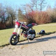 Suzuki street magic Solgt