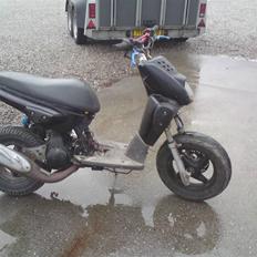 Yamaha slider solgt i dele