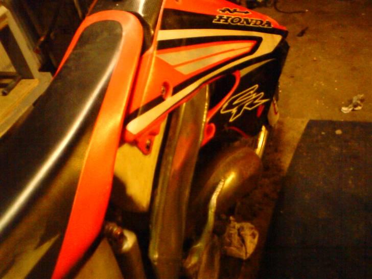 Honda Cr 125r (Tilsalg) - Lidt polering på stelet. billede 9