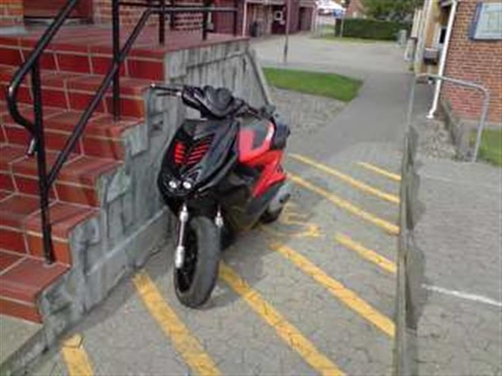 Yamaha aerox SOLGT billede 13