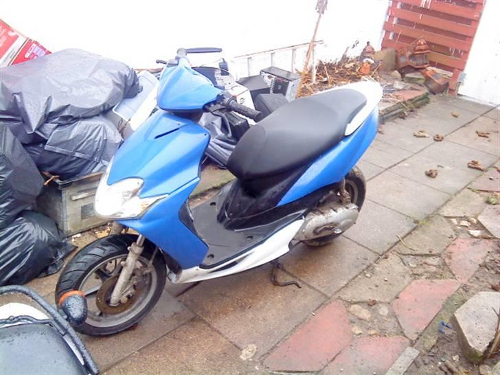 Yamaha jog r solgt i byt for bil billede 2