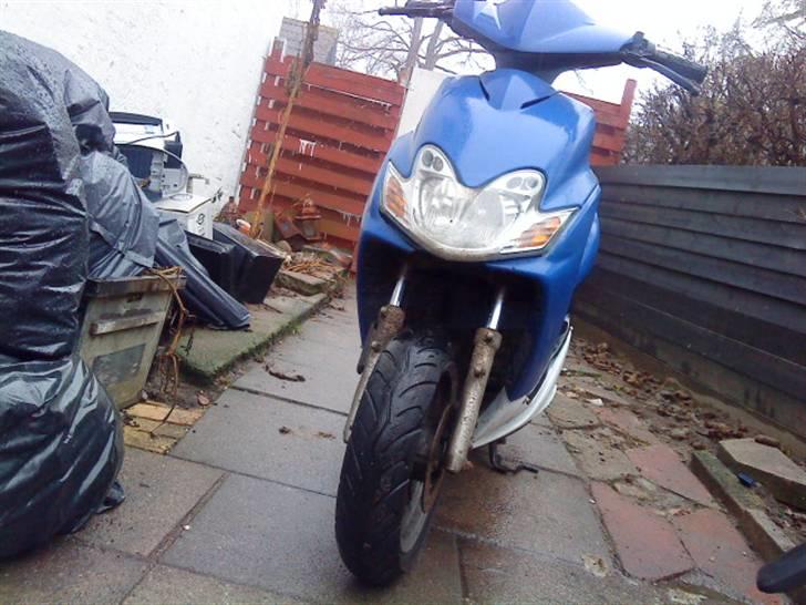 Yamaha jog r solgt i byt for bil billede 3