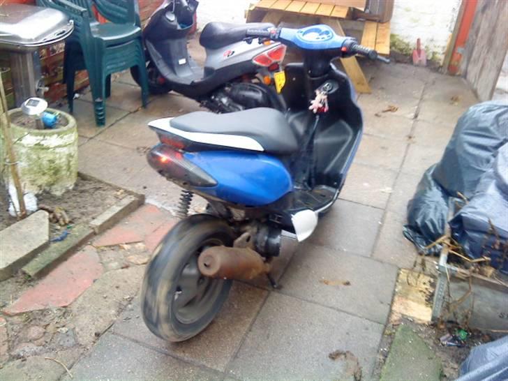 Yamaha jog r solgt i byt for bil billede 8