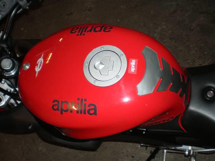 Aprilia RS50 Tuono solgt billede 7