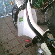 Suzuki FZ50 - BYTTET TIL NRG MC3