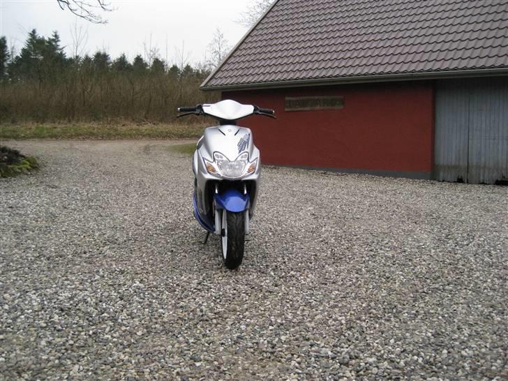 Yamaha jog r (TAGET AF POLITIET) billede 2