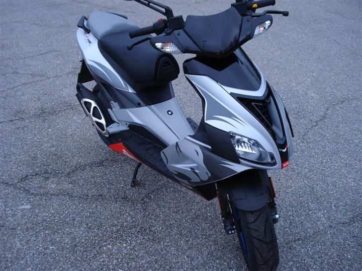 Aprilia SR 50 R Factory billede 4