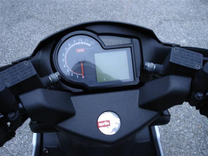 Aprilia SR 50 R Factory billede 11