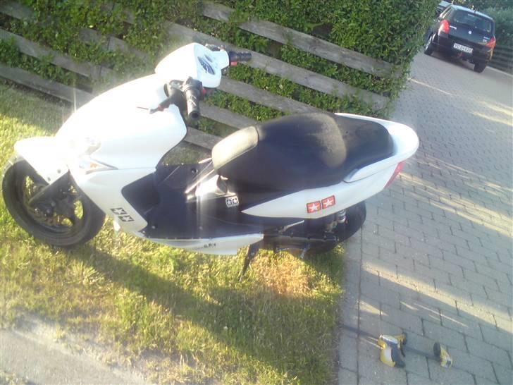 Yamaha jog r SOLGT - 18 juni billede 8