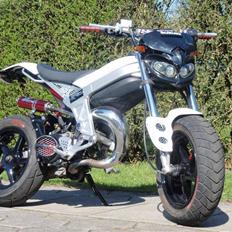 Suzuki Street Magic **Solgt**