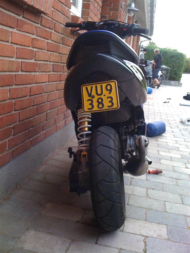 Yamaha Jog RR Pata Negra Solgt - da jeg fik den, der er sket en del på et år :D billede 2