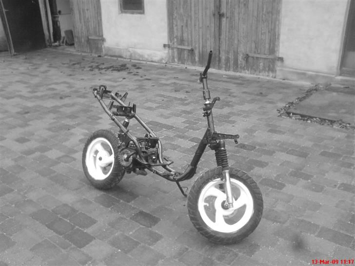 PGO Hot Hebo. Solgt. - Motor er lige blevet samlet, og fælgene er kommet hjem, så det blev lige smidt på. ;) billede 2