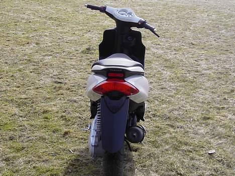 Yamaha jog r billede 3