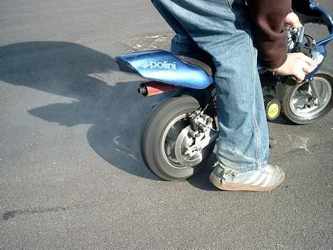 Hyosung 49ccm - Mini burnout billede 5