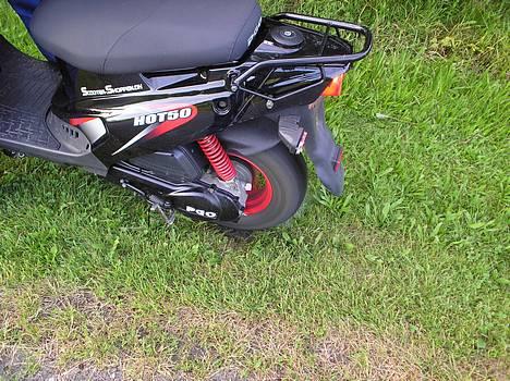 PGO Hot 50 - er lige i gang med at trække en brander..... NOS ----------------------> billede 7