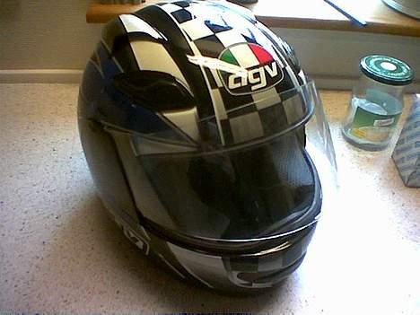 PGO pmx min baby *byttet* - min hjelm, en AGV har kostet mig 1100kr. lidt meget måske.... billede 7