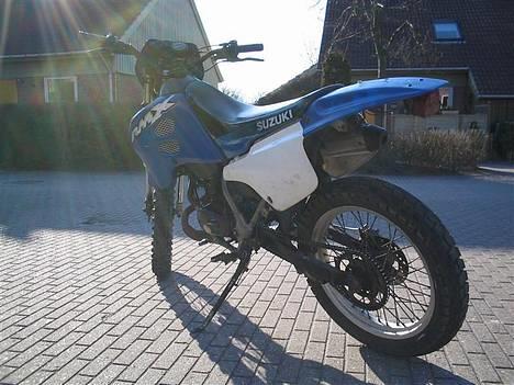 Suzuki Rmx - SOLGT billede 2