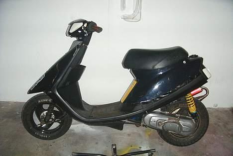 Yamaha jog (SOLGT) billede 4