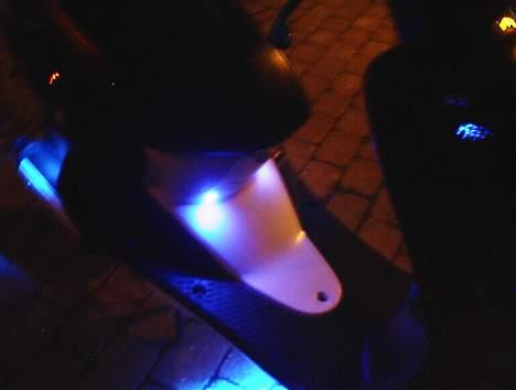 Yamaha neos - Fik en lille fix idé med dem ved fødderne... billede 9