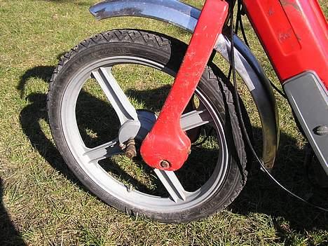 Vespa Ciao >SOOOLGT!< - Forfælgen er nu meget pæn.. billede 6