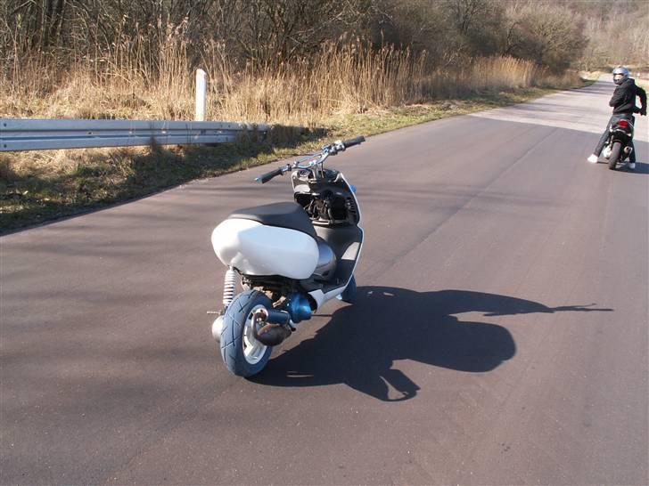 Aprilia Sonic - stjålet! - mit 2. bagskjold har et med lygte og et uden ;) NYT! billede 6