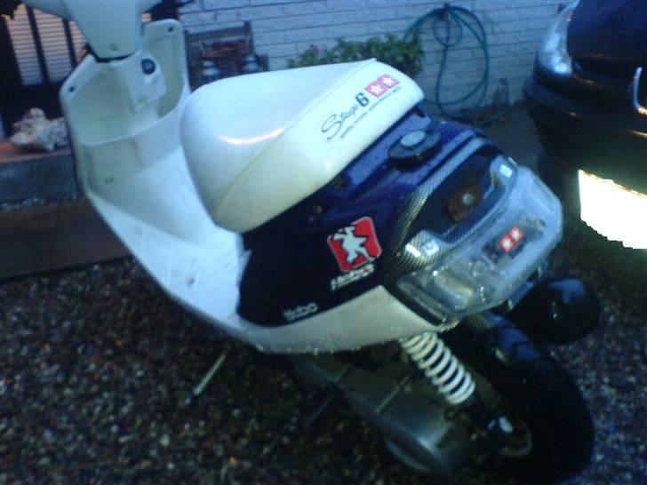 Yamaha Jog AS solgt i dele billede 6