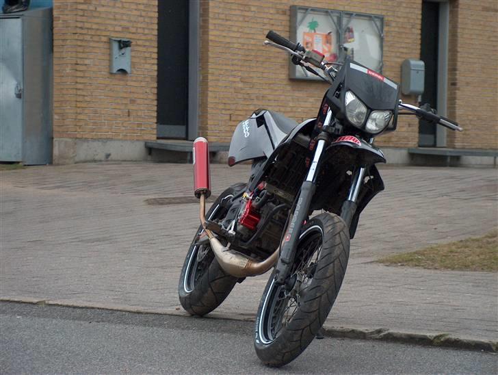 Derbi Senda 'Blacky'' <3 - Marts, nye dæk og fælg bånd :i billede 16