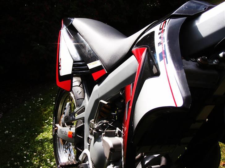 Gilera SMT 'MK' BlackEdition - Skjolde. (: billede 7