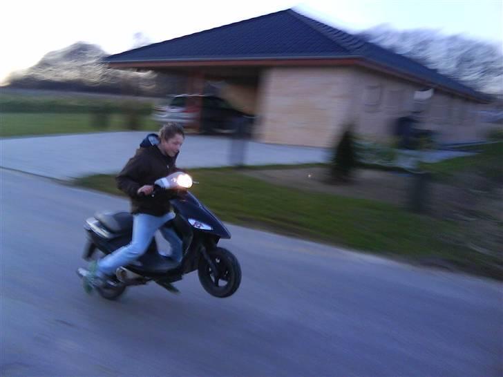 PGO black magic (BYTTET) - mig der giver den gas :P  billede 1