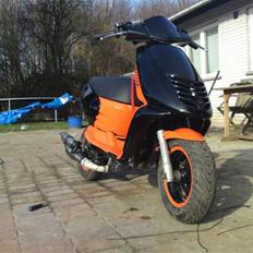 Aprilia sonic: red top  solgt