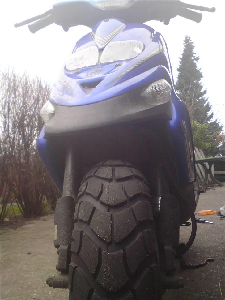 Gilera Stalker. værdags knallert - den ser sku ond nok ud her :P sårn rigtig Grrrr billede 1