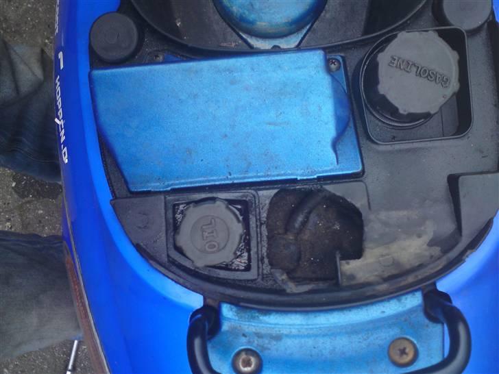 Gilera Stalker. værdags knallert - her ses de bumser der havde den før.. hmm været suget..  billede 4