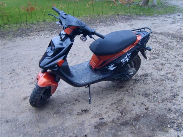 PGO Hot 50 SOLGT!!! - fuck jeg er glad for den... 7500kr da den havde kørt 2000km. billede 3