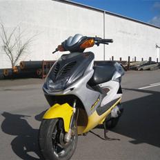 Yamaha Aerox   ( SOLGT ).