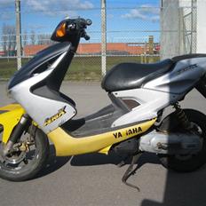 Yamaha Aerox   ( SOLGT ).