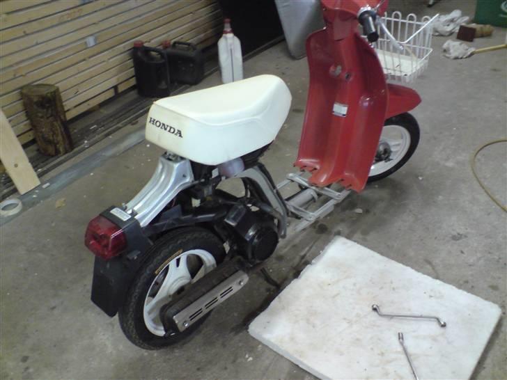 Honda NT50 Mini Melody (Solgt)  - Under restaurering. Hele motoren renoveret. billede 6